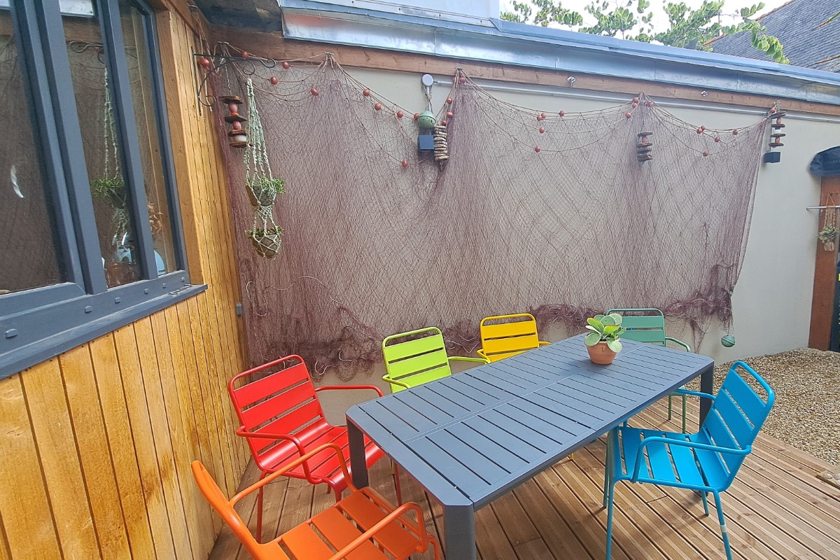 salon de jardin dans le patio - Location de vacances - Loctudy