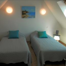 Chambre avec 2 lits 90 - Location de vacances - Plozévet