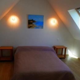 Chambre avec lit 140 - Location de vacances - Plozévet