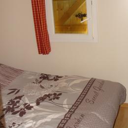 Chalet - Les Hirondelles Néris-les-Bains proche des thermes - Location de vacances - Néris-les-Bains