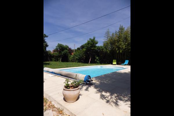 piscine en fonctionnement du 1 mai au 30 septembre - Location de vacances - Nîmes