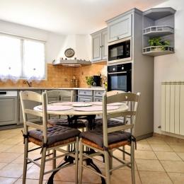 cuisine - Location de vacances - Saint-Laurent-la-Vernède