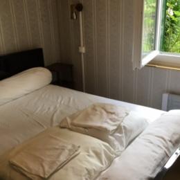chambre avec lit double - Location de vacances - Bagnères-de-Luchon