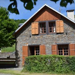 La Façade Est et l'entrée principale - Location de vacances - Benque-Dessous-et-Dessus