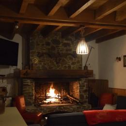Soirée salon cheminée - La Grange des Biches - Luchon - Location de vacances - Benque-Dessous-et-Dessus