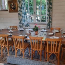 Vaste table de repas - Location de vacances - Bagnères-de-Luchon
