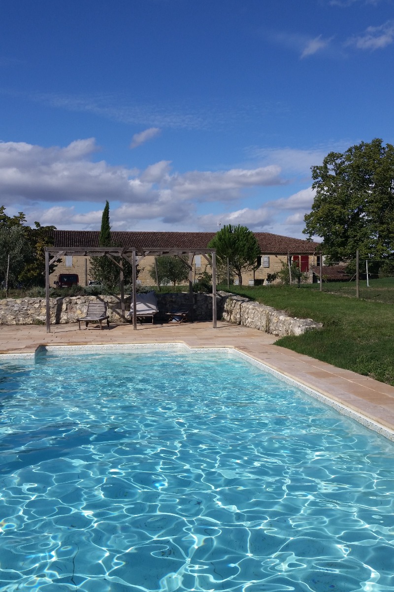 Piscine cloturée - Chambre d'hôtes - Magnas