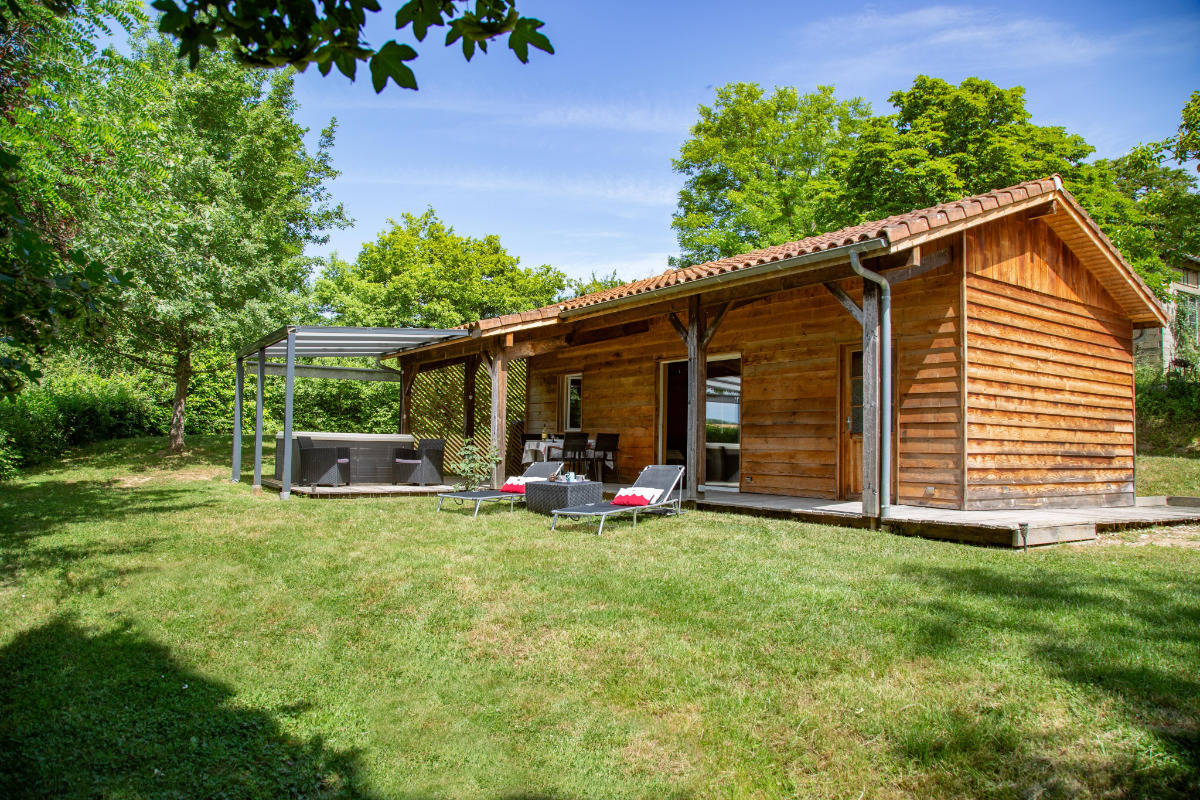 Gite Cèdre avec spa privatif, idéal à deux ou en famille - Location de vacances - Peyrusse-Grande