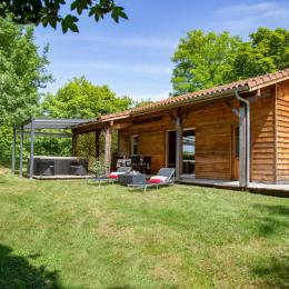 Gite Cèdre avec spa privatif, idéal à deux ou en famille - Location de vacances - Peyrusse-Grande