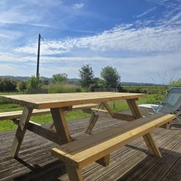 La terrasse, coin repas et détente - Location de vacances - Lauraët