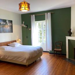 Chambre Parentale N°1 - Location de vacances - Saint-Caprais-de-Bordeaux