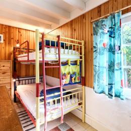 Chambre lits superposes + BZ 1 personne - Location de vacances - Lège-Cap-Ferret
