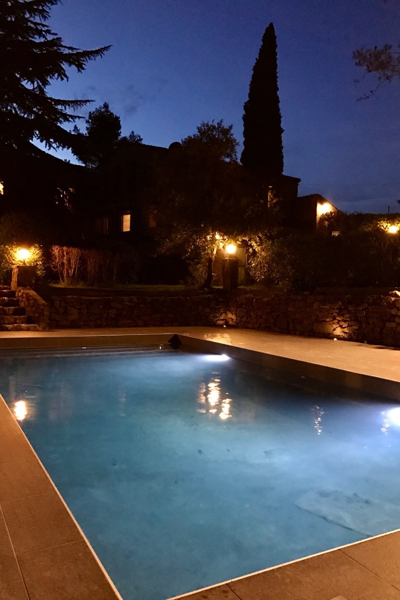 vue piscine de nuit Fontanilles - Location de vacances - Cabrerolles