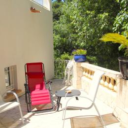 Votre terrasse privée avec salon de jardin et BBQ - Location de vacances - Sète