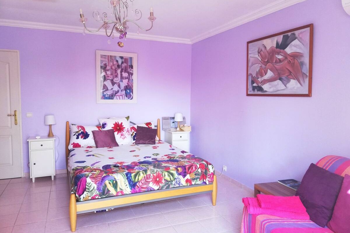 Votre chambre agréable et spacieuse avec un grand lit en 160  - Chambre d'hôtes - Sète
