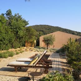 Le bassin en bois avec sa filtration naturelle
 - Location de vacances - Faugères