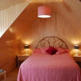 Chambre pour 2 personnes (lit 140 cm) avec TV. - Location de vacances - Saint-Malo