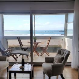 salon, loggia pleine vue mer - Location de vacances - Saint-Malo