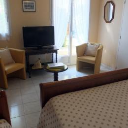 Le coin salon dans la chambre - Location de vacances - Saint-Malo