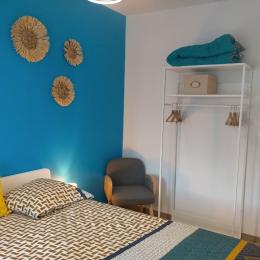 Chambre indépendante pour 2 personnes (lit queen size 160x200 cm).  - Location de vacances - Dinard