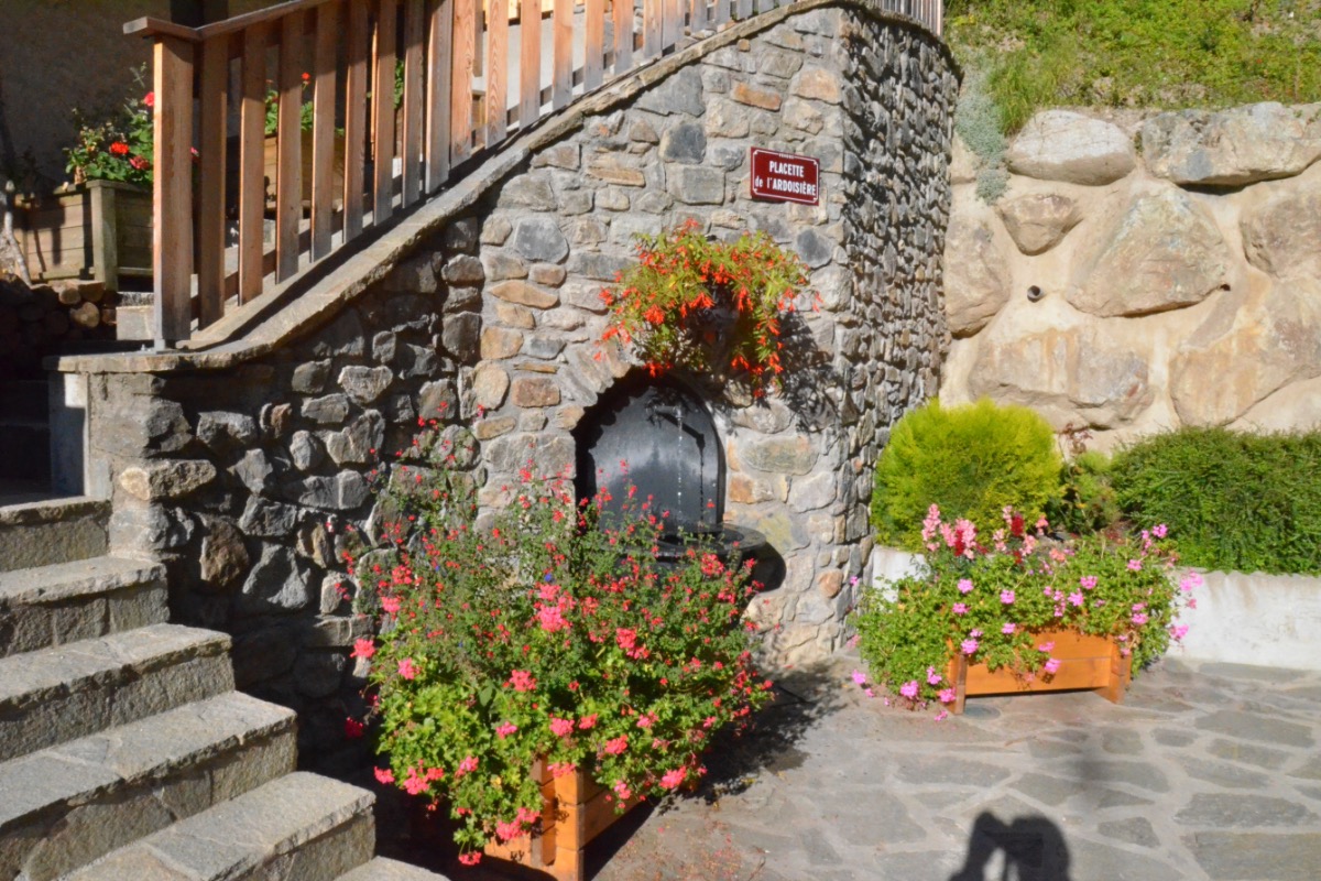 la fontaine en bas de l'escalier - Location de vacances - les Deux Alpes