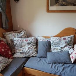 Living avec canapé lit transformable en lit double
 - Location de vacances - Oz