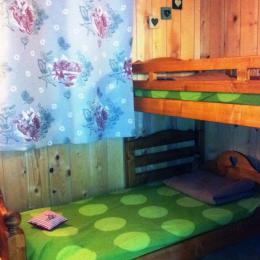 Petite chambre avec deux lits simples - Location de vacances - Plateau-des-Petites-Roches
