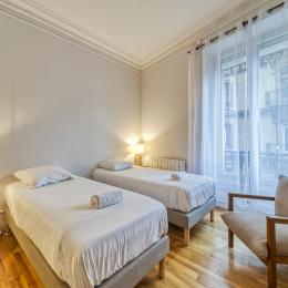 La Grande Suite Championnet Superbe appartement classé 3 étoiles, situé au cœur du quartier Championnet à Grenoble. - Location de vacances - Grenoble