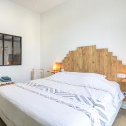 Chambre Lit king size - Location de vacances - Voiron