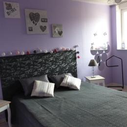 Chambre avec matelas confortable 160 x 200 - Location de vacances - Coteaux du Lizon