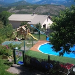  piscine et jeux pour enfants   - Location de vacances - Selonnet