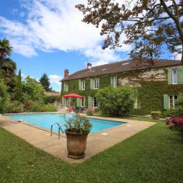 Façade côté piscine  - Chambre d'hôtes - Aire-sur-l'Adour
