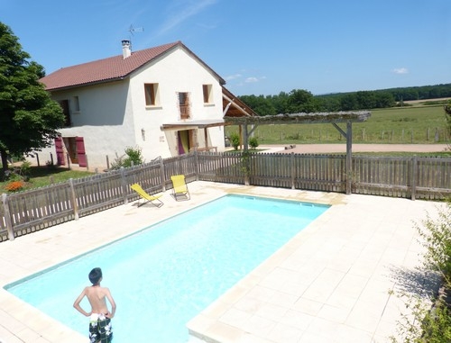 Gîte de grande capacité avec piscine à la campagne - Location de vacances - Saint-Georges-de-Baroille
