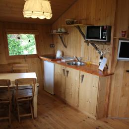 Le Domaine des Grands Cèdres - Les cabanes de Marie - Chambre d'hôtes - Cordelle