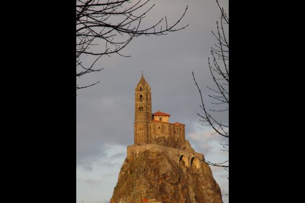 Vue du Rocher Corneille, le soir. - Location de vacances - Le Puy-en-Velay