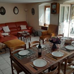Pièce à vivre avec coin salon - Location de vacances - Chamalières-sur-Loire