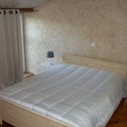 chambre 1 - Location de vacances - Saint-Même-le-Tenu