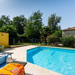 une piscine doublement sécurisée : alarme et clôture !  - Location de vacances - Saint-Pierre-de-Clairac