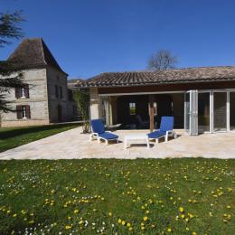 Solarium piscine - Location de vacances - Lauzun