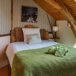 Chambre cosy avec un lit de 120 - Location de vacances - Faye-d'Anjou