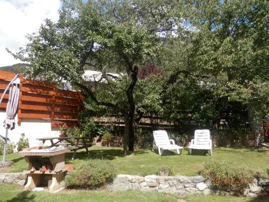  Coin repas et détente dans le Jardin - Location de vacances - Briançon
