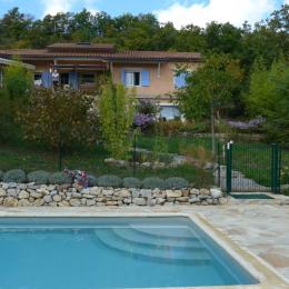 La maison vue de la piscine - Location de vacances - Lardier-et-Valença