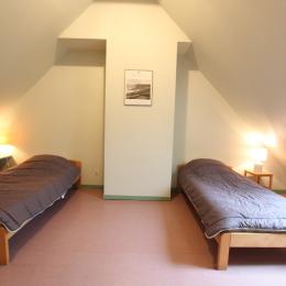 chambre 2 lits simples à l'étage - Location de vacances - Omonville-la-Rogue