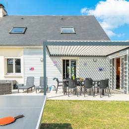 Pergola bio-climatique - Terrasse avec canapé - relax - barbecue weber - Location de vacances - Port-Bail-sur-Mer