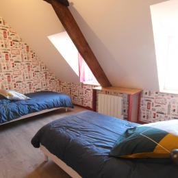 Chambre 2 lits au 3ème niveau - Location de vacances - Saint-Vaast-la-Hougue