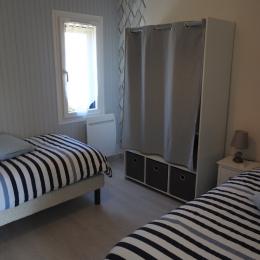 Chambre avec 2  lits 90x190 - Location de vacances - Villegusien-le-Lac