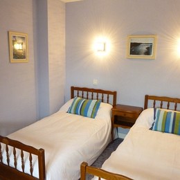 Chambre 2 lits simples - Location de vacances - Larmor-Plage