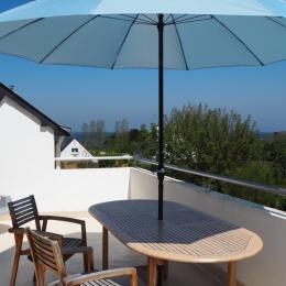A l'ombre du parasol sur la terrasse - Location de vacances - Quiberon