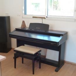 Coin bureau, chaine HIFI, piano électrique - Location de vacances - La Trinité-sur-Mer