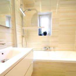 Salle de bain partagée avec l'autre chambre d'hôtes des EcoLoges - Chambre d'hôtes - Metz